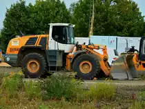 Liebherr 556 2plus 2 Radlader am 28.08.2012 in Aachen West.