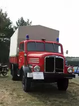 Mannschaftstransportwagen (MTW) auf Basis S 4000-1 der  Feuerwehr , Baujahr 1967 beim Ostfahrzeug-Treffen Finowfurt [24.04.2010] 