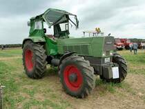 Fendt Favorit, gesehen am Baiersr�der H�f, August 2012