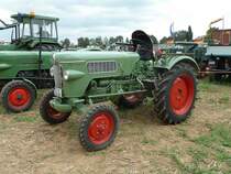 Fendt Farmer 1 steht am Baiersr�der Hof, August 2012 