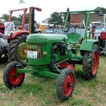 Hatz besucht die Oldtimerausstellung am Baiersr�der Hof, August 2012 