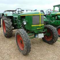 Deutz U40 steht im August 2012 zur Ausstellung am Baiersr�der Hof
