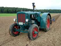 Hanomag R 40 wartet am Baiersr�der Hof auf seinen n�chsten Arbeitseinsatz, August 2012