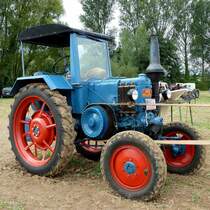 Lanz muss zur Freude der Besucher am Baiersr�der Hof arbeiten, August 2012

