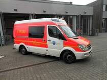Krankentransportwagen (KTW) der FF Viersen.

Fahrgestell: Mercedes-Benz Sprinter 316 CDi

Ausbau: Fahrtec

Baujahr: 2011

In Viersen zwecks Foto Termin am 28.8.12 aufgenommen worden 

PS Der KTW wird auch als 4 RTW eingesetzt bei bedarf