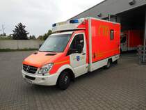 Erster Rettungswagen (RTW) der Feuerwehr-Rettungswache Viersen, auf Basis eines Mercedes-Benz Sprinter 518 CDI und dem medizinischen Kofferauf- und ausbau durch die Firma Fahrtec. Das Fahrzeug wird an der Feuer- und Rettungswache Viersen im 24-Stunden Betrieb eingesetzt. Fahrgestell: Mercdes-Benz Sprinter 518 CDI ( NCV3 ) Aufbau: Fahrtec Baujahr: 2007 In Viersen zwecks Foto Termin am 28.8.12 aufgenommen worden