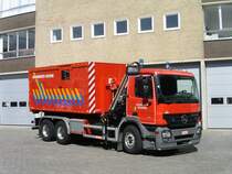 Wechselladerfahrzeug Mercedes-Benz Actros MP2 2636L 6x4 Aufbau Leebur Multilift & Vanassche der Feuerwehr Veurne, Aufnahme am 09.09.2006