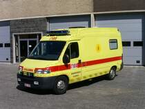 Rettungswagen Peugeot Boxer 2.5 HDi Aufbau Durisotti & Bocquet Engineering der Feuerwehr Veurne, Aufnahme am 09.09.2006
