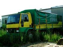 Ford CARGO1620 hat seine beste Zeit hinter sich, und  schlummert  auf einem Abstellplatz seiner Dinge entgegen; 080615