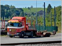 Scania 124 L mit Spezialaufbauauflieger aufgenommen am 07.09.2012.