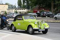 F8 Cabrio durchfuhr am 08.09.2012 den Zentrumsring in Brandenburg an der Havel.