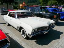 Old Car Festival Aarburg - Buick in Weiss zu Besuch in Aarburg am 08.09.2012