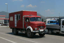 Wohnmobil Mercedes-Benz LF322, ehemaliges Feuerwehrfahrzeug, Aufnahme am 29.07.2009 in Opuzen (Kroatien)