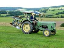 Schlüter rollt zur Feldbearbeitung anl. Schlütertreffen am Kirchheimer See, September 2012