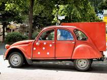 Ein au�ergew�hnliches Modell in Rot, Berlin 2008