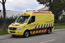 Rettungswagen Mercedes-Benz Sprinter 319CDI NVC3 Inneneinrichtung Ambucar der Feuerwehr Hoogstraten, Aufnahme am 27.08.2011