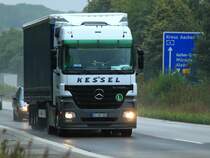 Actros Sattelzug am 11.09.2012 auf der A4 kurz vor der Niederlndischen Grenze. 