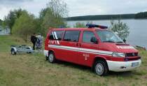 Ein Einsatzleitwagen ELW 1/2 Taucherfahrzeug mit Anhnger der Freiwillige Feuerwehr Zeulenroda. Foto Strandbad Zeulenroda 01.09.2012