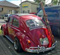 Andy`s rotes Schtzchen mit Skiausrstung im August 2012


