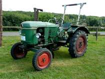 Deutz steht beim Schlütertreffen am Kirchheimer See im September 2012