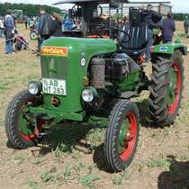 Holder steht im August 2012 am Baiersrder Hof