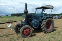 Lanz vom Sgewerk LOTZ wartet auf seinen nchsten Auftritt beim Oldtimertreffen am Baiersrder Hof, August 2012