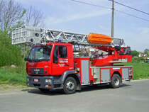 Drehleiter MAN LE 14.220 Aufbau Magirus DLK 18-12 CC der Feuerwehr Enghien, Aufnahme am 21.04.2007