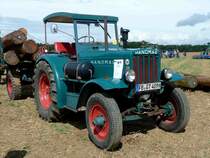 Hanomag R40 mit einer Langholzfuhre steht im August 2012 bei der Oldtimerausstellung am Baiersrder Hof