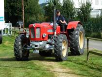 Schlüter rollt auf das Austellungsgelände anl. Schlütertreffen am Kirchheimer See, September 2012