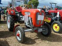 Bautz 200 C steht im Sonnenlicht am Baiersrder Hof, August 2012