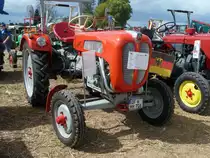 Bautz 200 C steht im Sonnenlicht am Baiersr�der Hof, August 2012