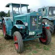 ein hochdekorierter Hanomag R 45, Bj. 1955, steht im August 2012 am Baiersr�der Hof