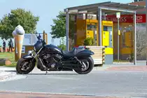 Als die Harley vorfuhr bebte der Boden und jeden Augenblick dachte man, der Kassenautomat spuckt vor Schreck die M�nzen aus. - 16.09.2012
