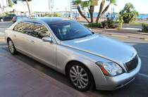 Ein Maybach steht am 13.09.2012 vor dem Casino in Cannes.