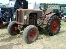 Zettelmeyer, Bj. 1949, in  Originallackierung  steht im August 2012 am Baiersr�der Hof