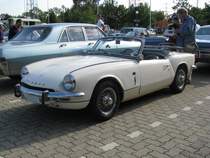Roadster Triumph  Spitfire  aus der Landeshauptstadt Hannover (H) gesehen beim Oldtimer-Event des TV Nord, Hamburg [16.09.2012]

