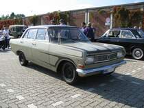 Limousine Opel  Rekord  B aus der Hansestadt Hamburg (HH) gesehen beim Oldtimer-Event des TV Nord, Hamburg [16.09.2012]
