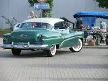 Hardtop Coup� BUICK Eight 50 Riviera des Baujahr 1953, aus der Hansestadt Hamburg (HH) gesehen beim Oldtimer-Event des T�V Nord, Hamburg [16.09.2012]

