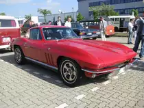 Roadester Corvette Sting Ray aus dem Landkreis Stormarn (OD) gesehen beim Oldtimer-Event des T�V Nord, Hamburg [16.09.2012]
 
