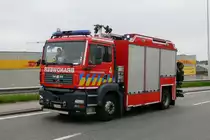 R�stwagen-Kran MAN TGA 18.360 Aufbau Somati der BF Antwerpen, beim Umzug in die neue Hauptfeuerwache, Aufnahme am 06.05.2009