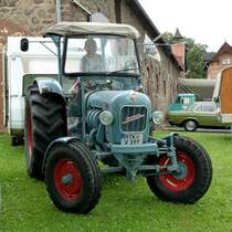 Eicher verlsst die Oldtimerausstellung am Baiersrder Hof, August 2012