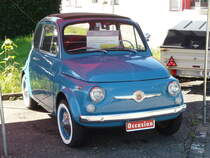 Fiat 500 beim Autohndler an der Strasse in Lengnau am 16.09.2012