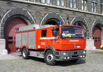 Tanklschfahrzeug Renault G 270 Aufbau Vanassche der BF Antwerpen, aufgenommen 19.08.2006 am alte Hafenwache