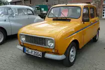 Renault R 4 steht im August 2012 am Baiersr�der Hof