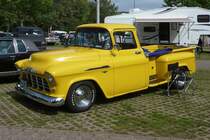 Chevrolet Task Force 3200, der Nachfolger des Advance Design, gebaut 1955-59. US-Car-Show Grefrath 2011-08-21 