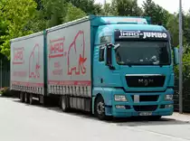 MAN TGX 18.440 Tandem-H�ngerzug der Spdition Ihro abgestellt in Neuenstein, 15.07.2012