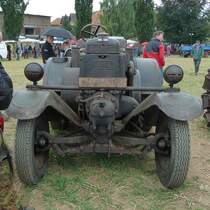 Faszination Lanz - hier ein Fahrzeug mit Tarnscheinwerfern, gesehen am Baiersr�der Hof im August 2012