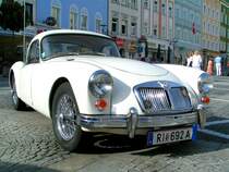 MG1600 wartet auf das Startzeichen zur zweit�gigen 
 25. NFC-Oldtimerausfahrt  am Hauptplatz in RIED i.I.; 080621 