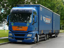 MAN TGX 26.440 Tandem-H�ngerzug der Spedition Brucker ist �ber das Wochenende in einem Industriegebiet in Heilbronn abgestellt, 15.07.2012