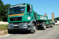 MAN von der Firma  Willi Leinweber  steht auf einer Baustelle in 36100 Petersberg-Marbach, September 2012